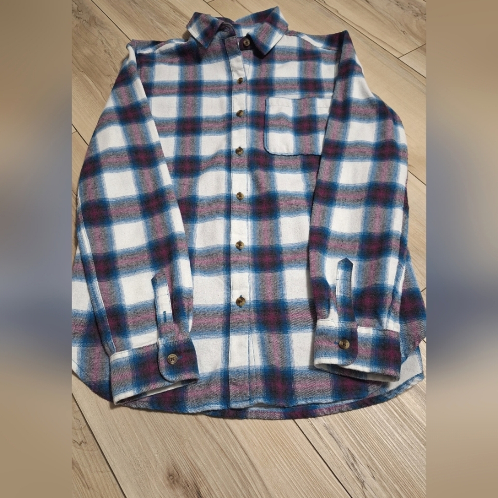 Womens Aeropostale Boyfriend fit plaid button down flannel